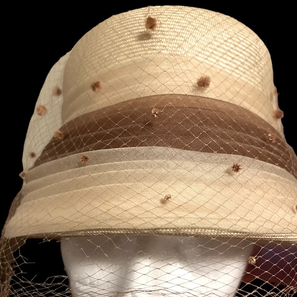 Vintage hat styled by Coralie - Picture 1 of 6